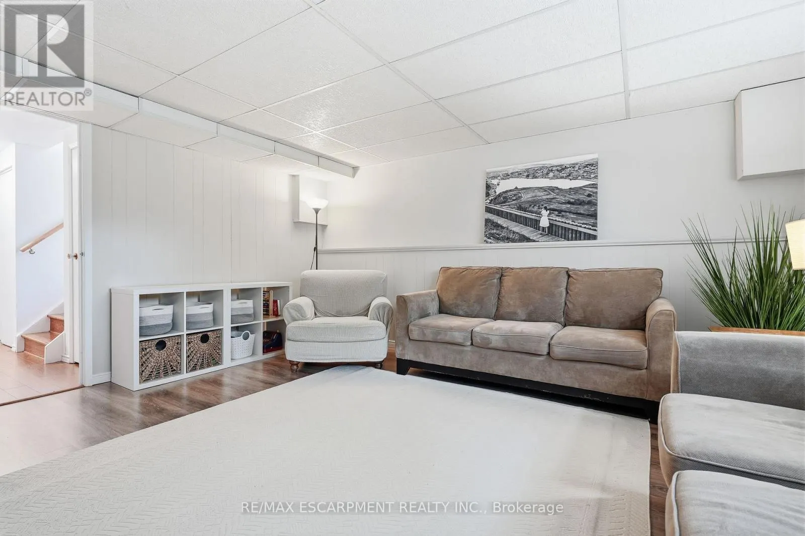 3 GLENGROVE AVENUE