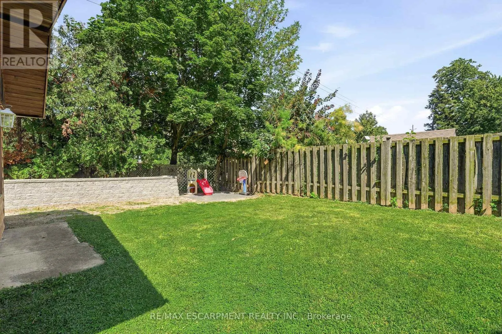 3 GLENGROVE AVENUE