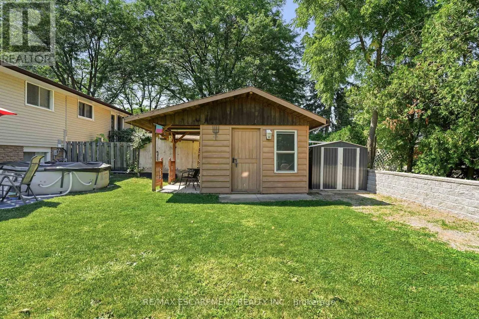 3 GLENGROVE AVENUE