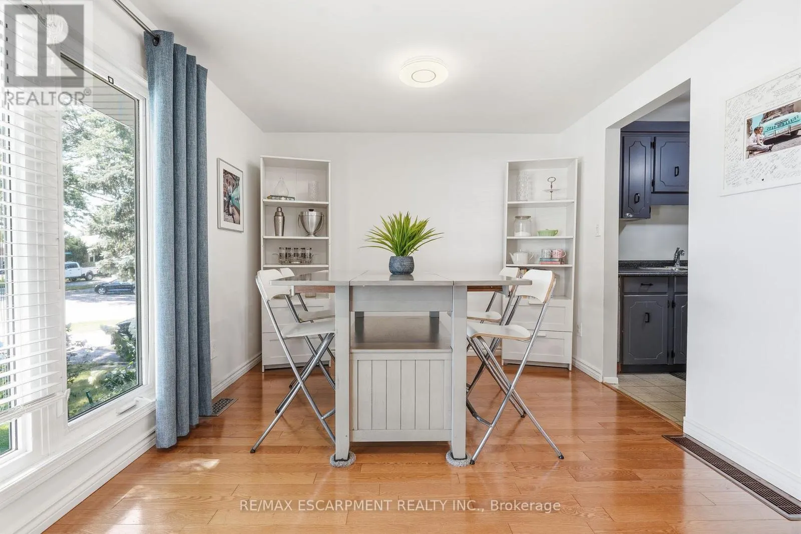 3 GLENGROVE AVENUE