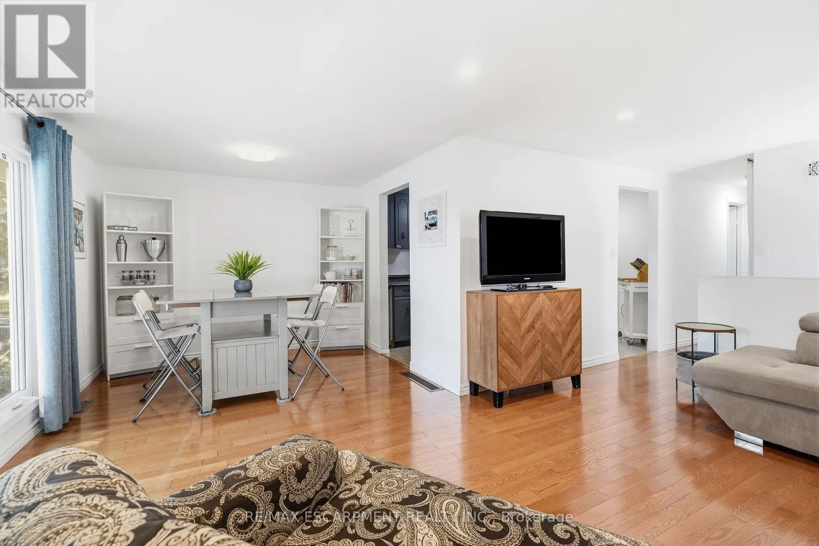 3 GLENGROVE AVENUE