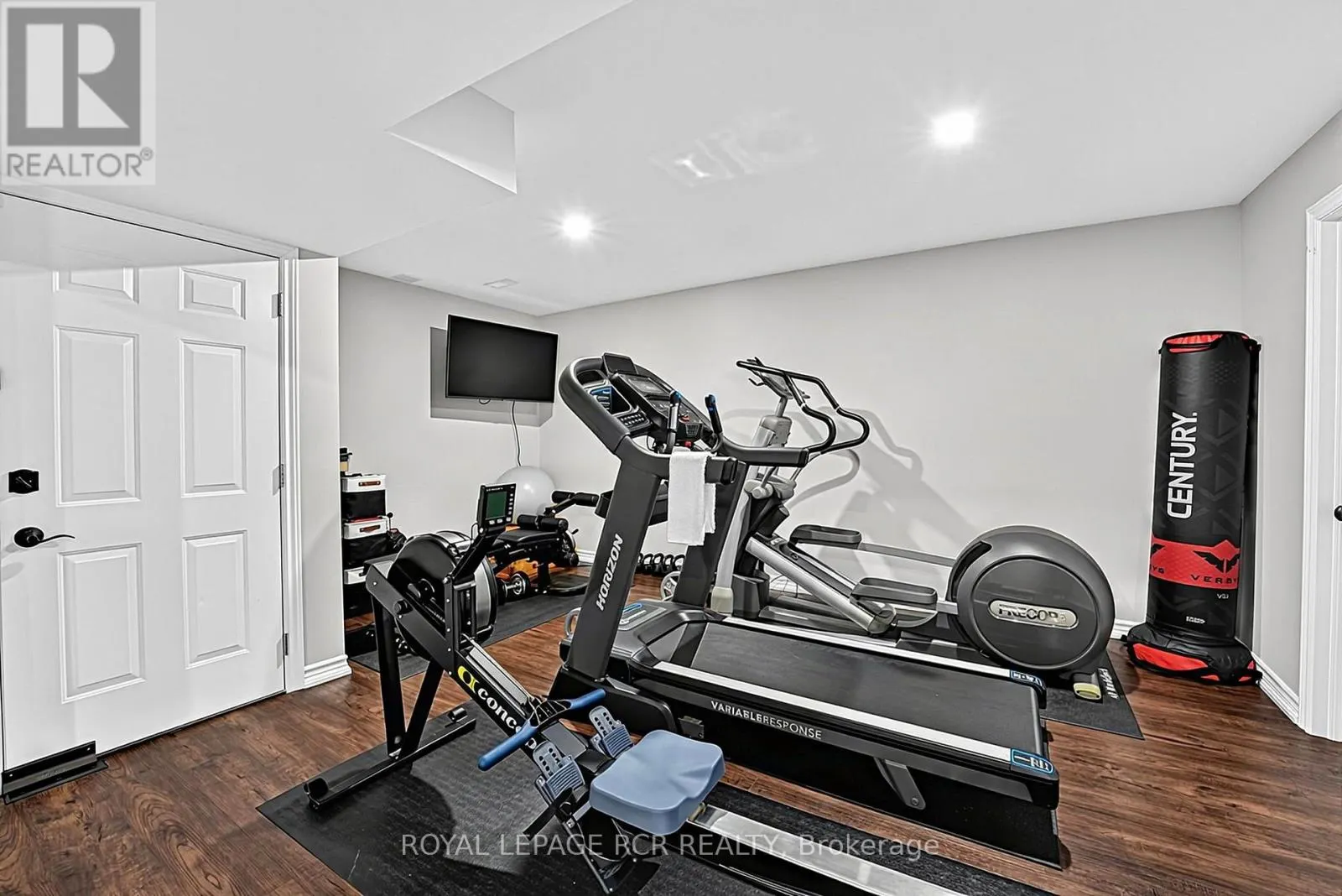 2 PINE RIDGE ROAD