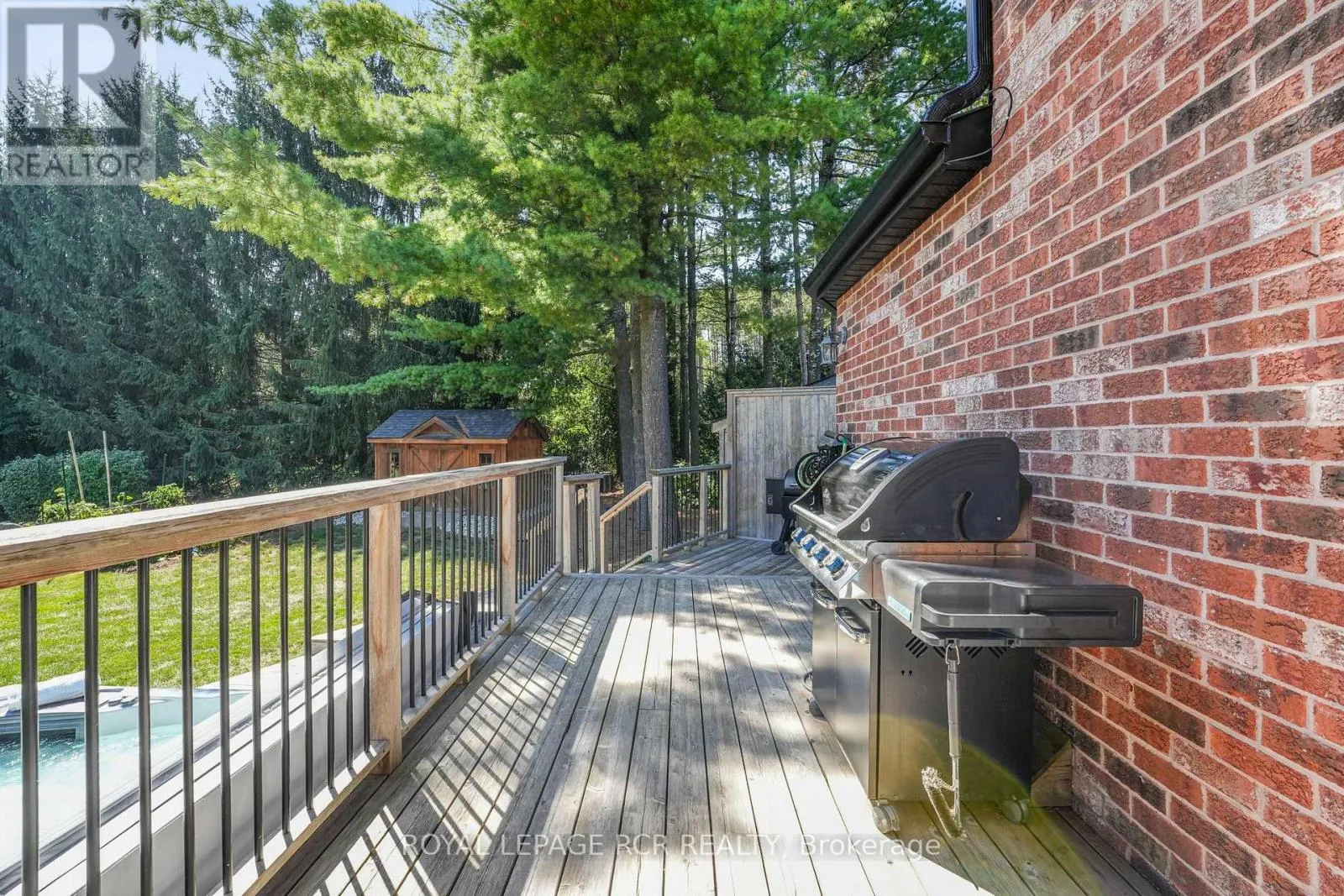 2 PINE RIDGE ROAD