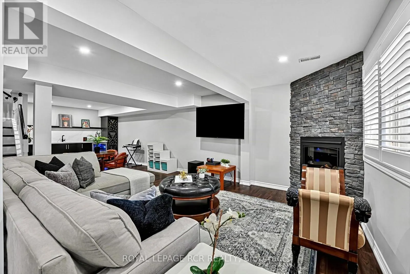 2 PINE RIDGE ROAD