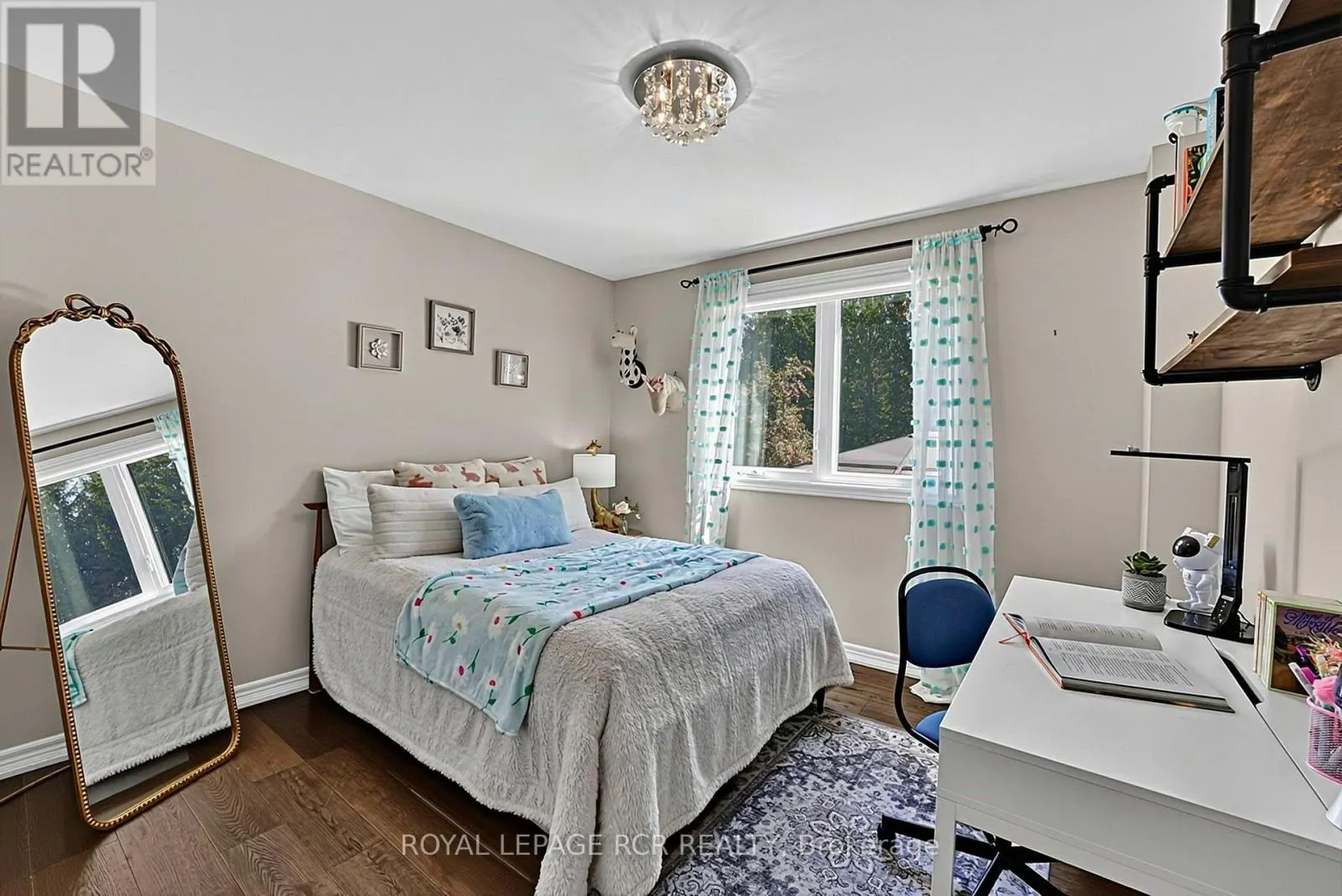 2 PINE RIDGE ROAD