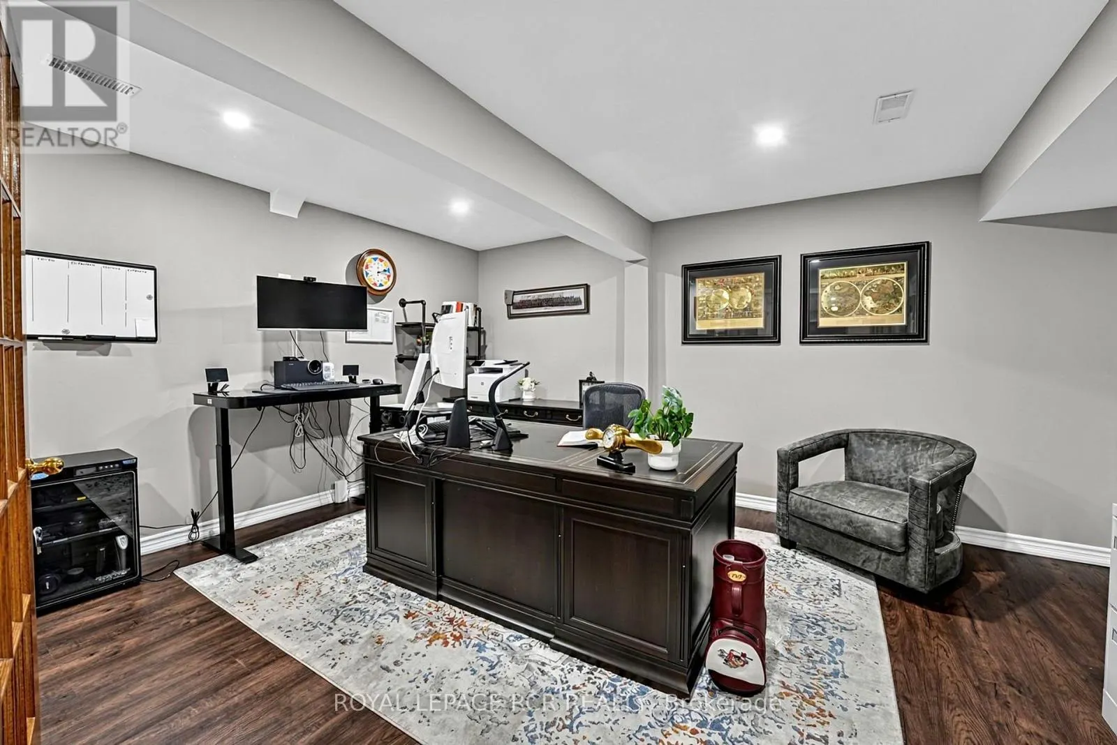 2 PINE RIDGE ROAD