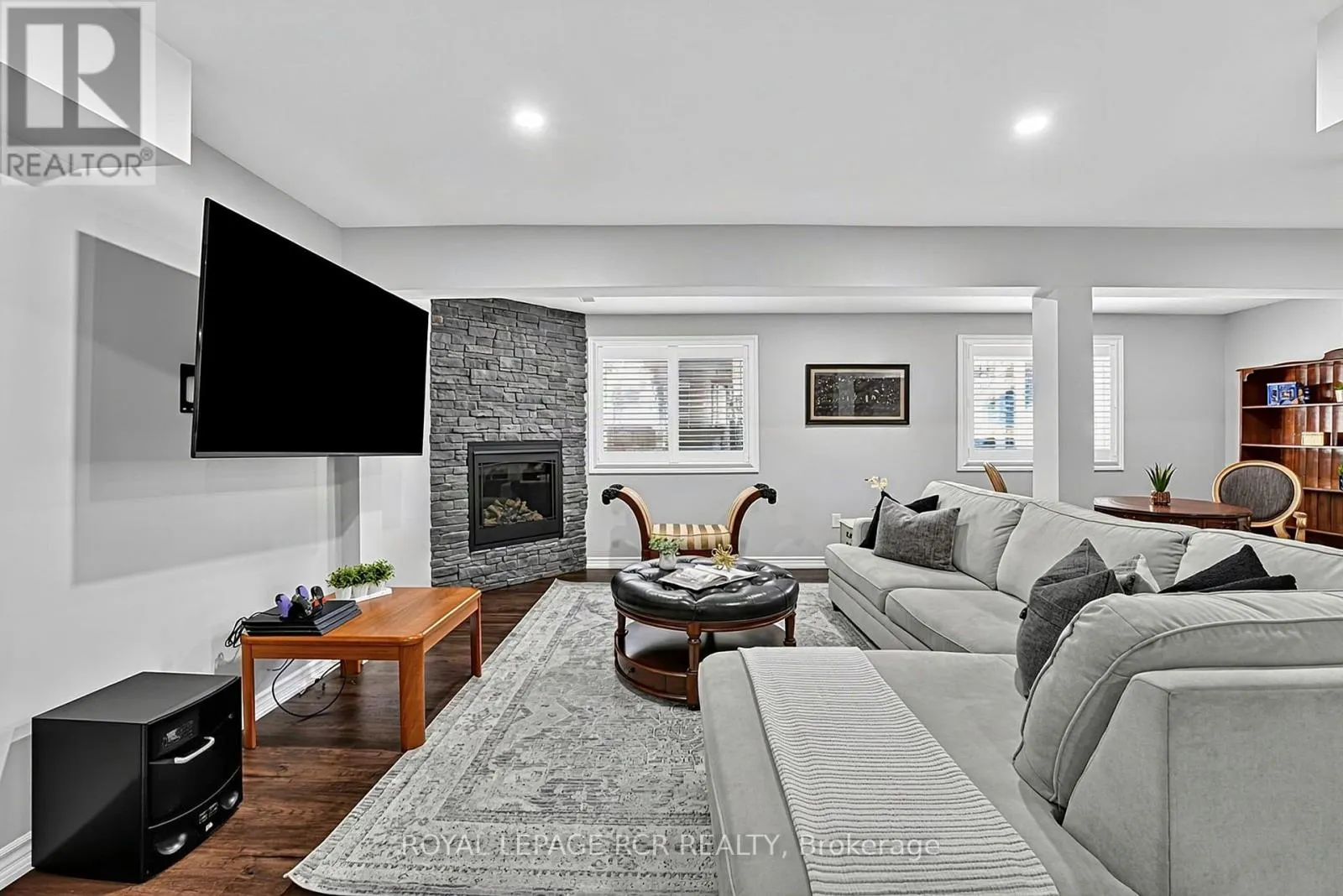2 PINE RIDGE ROAD