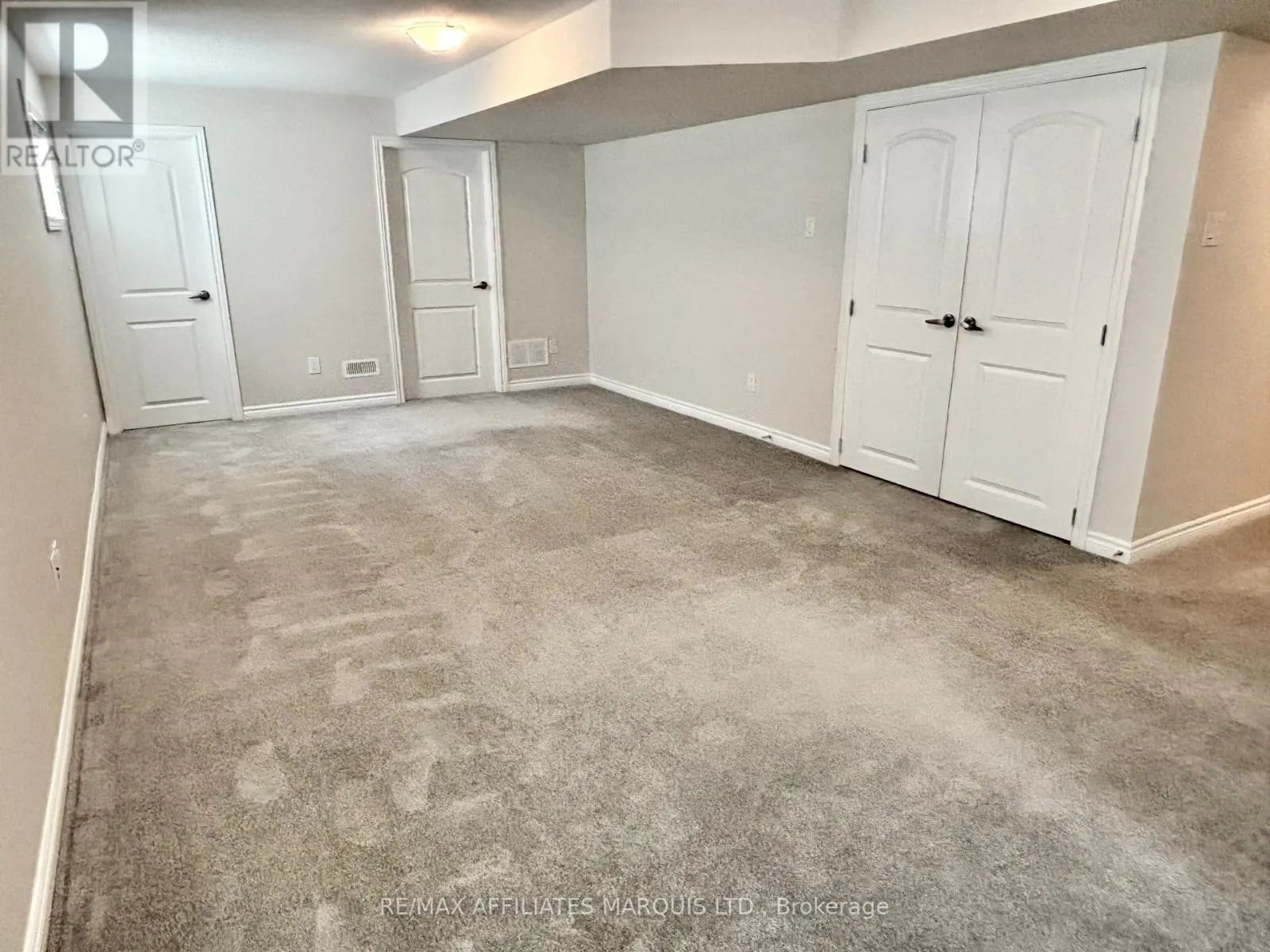 526 STURNIDAE STREET