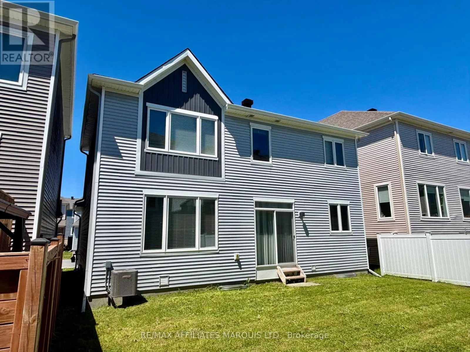 526 STURNIDAE STREET