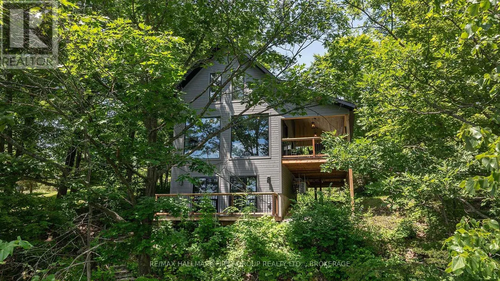 1005 MACDONALD LANE