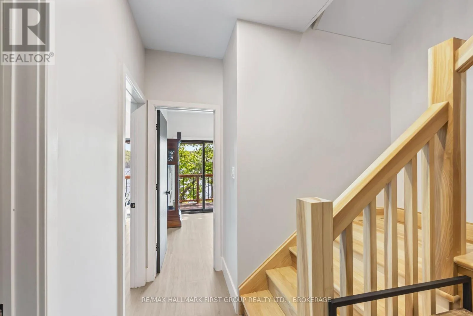 1005 MACDONALD LANE