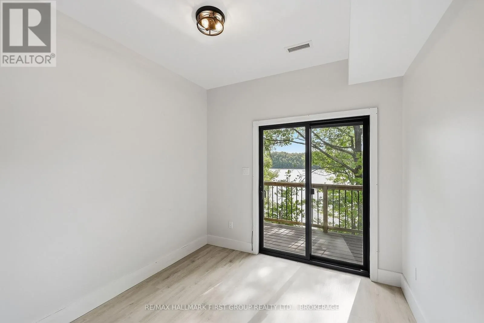 1005 MACDONALD LANE