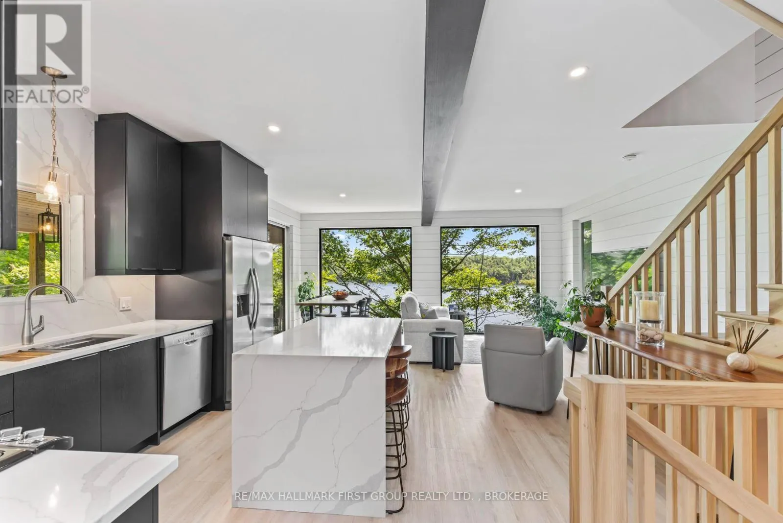 1005 MACDONALD LANE