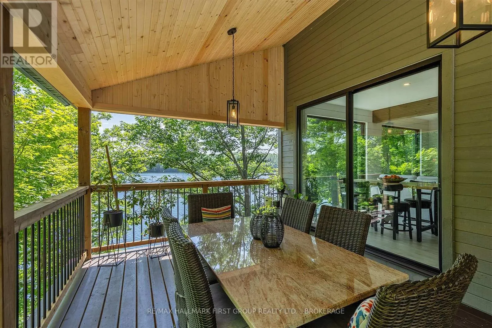 1005 MACDONALD LANE