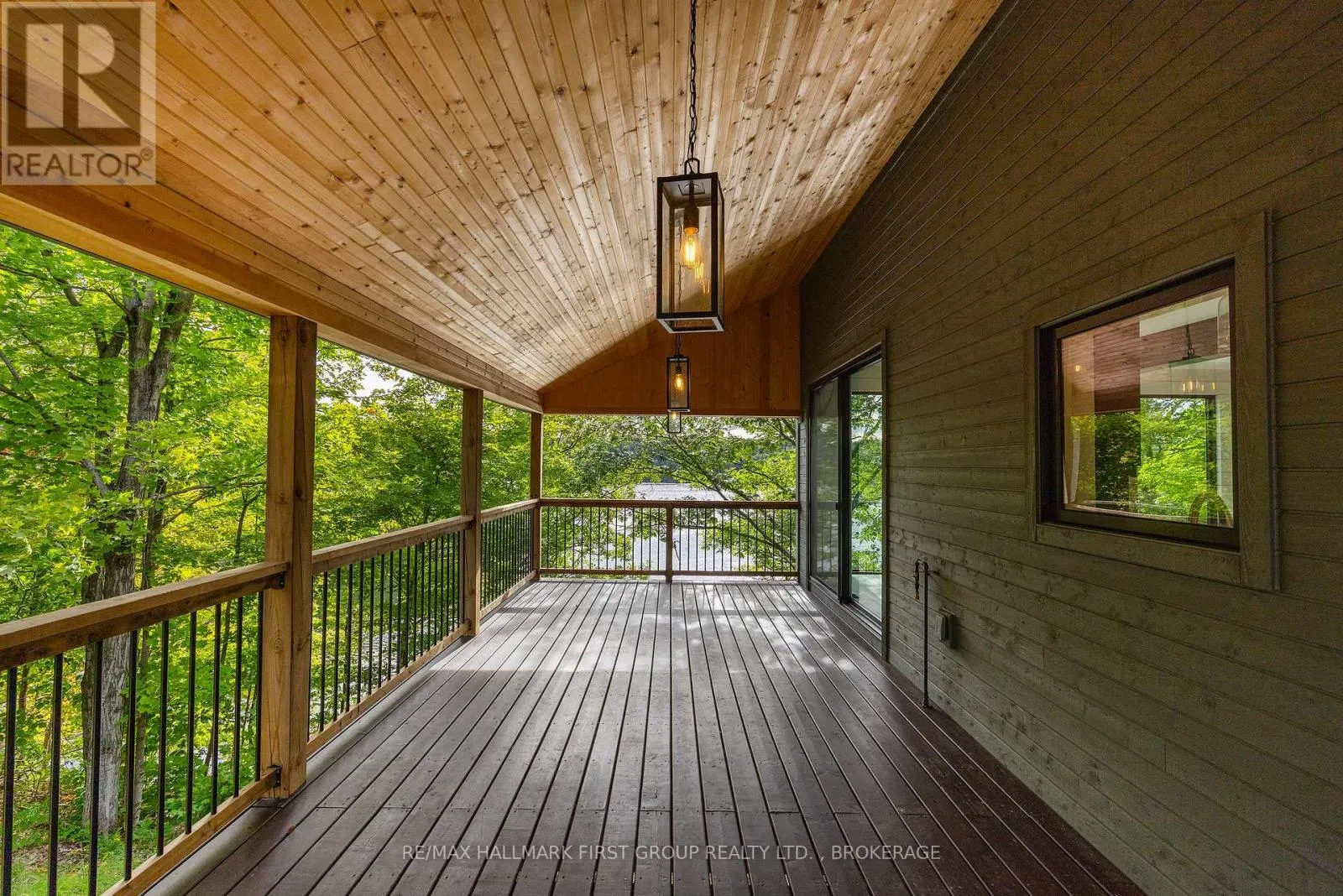 1005 MACDONALD LANE