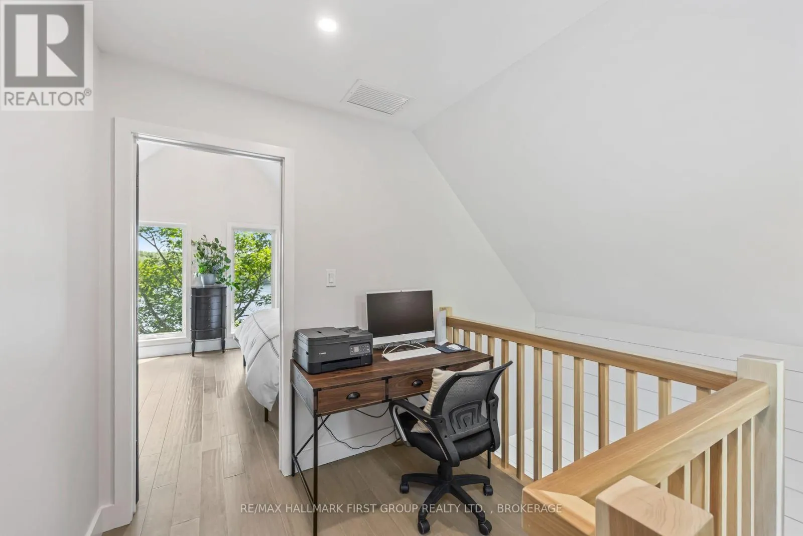 1005 MACDONALD LANE