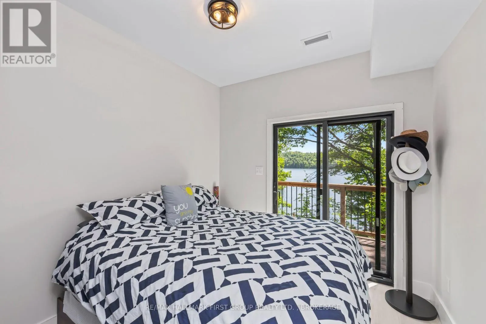 1005 MACDONALD LANE