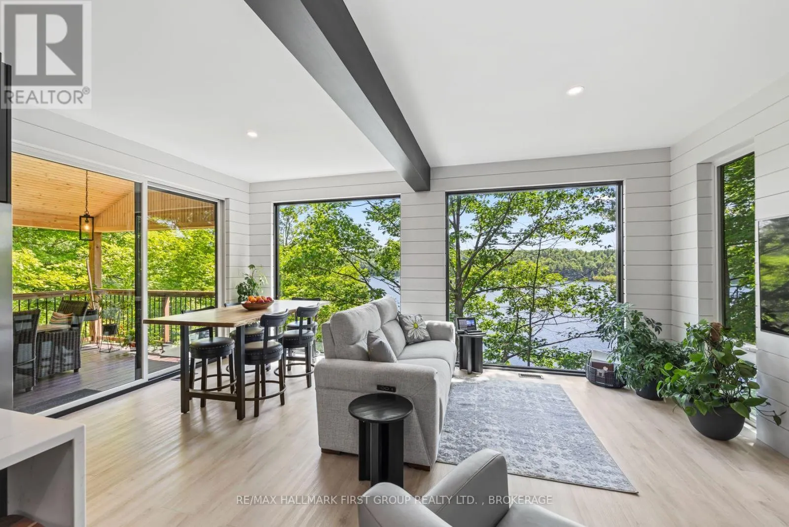 1005 MACDONALD LANE