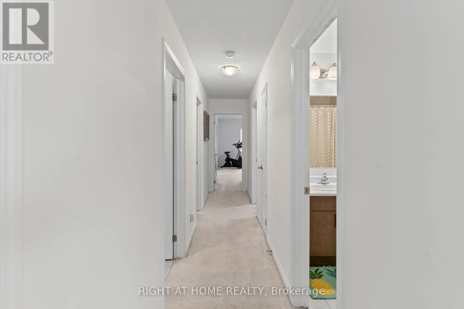 404 EQUESTRIAN WAY