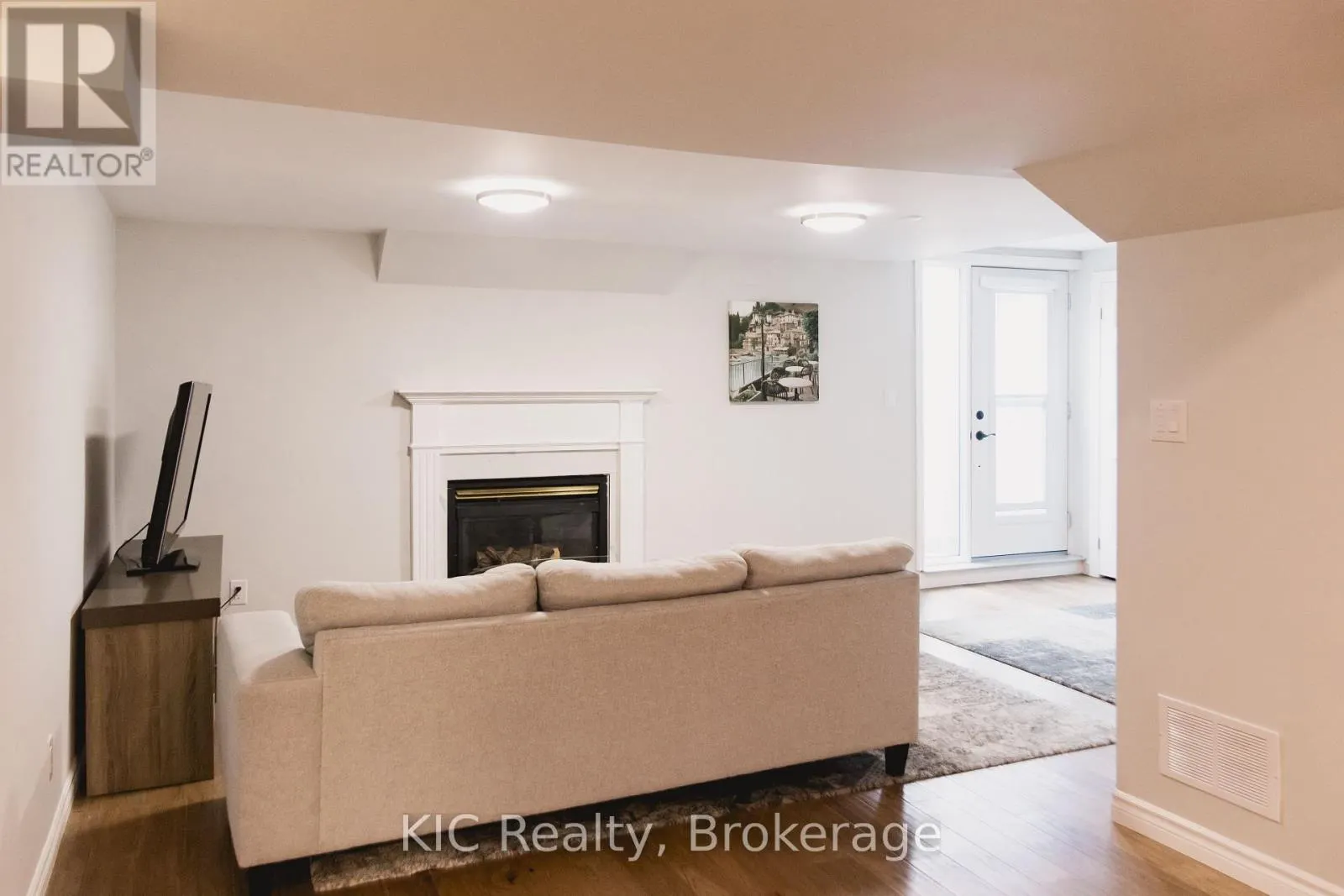 2138 LORRAINE DRIVE