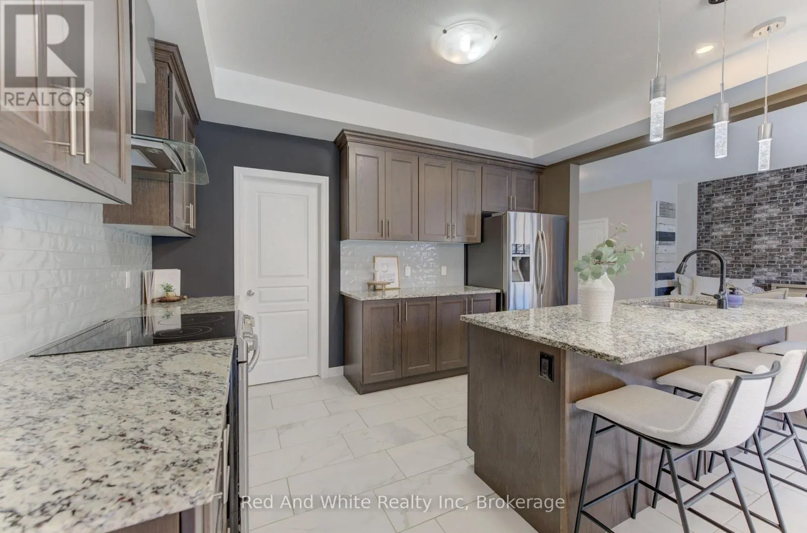 428 FREURE DRIVE