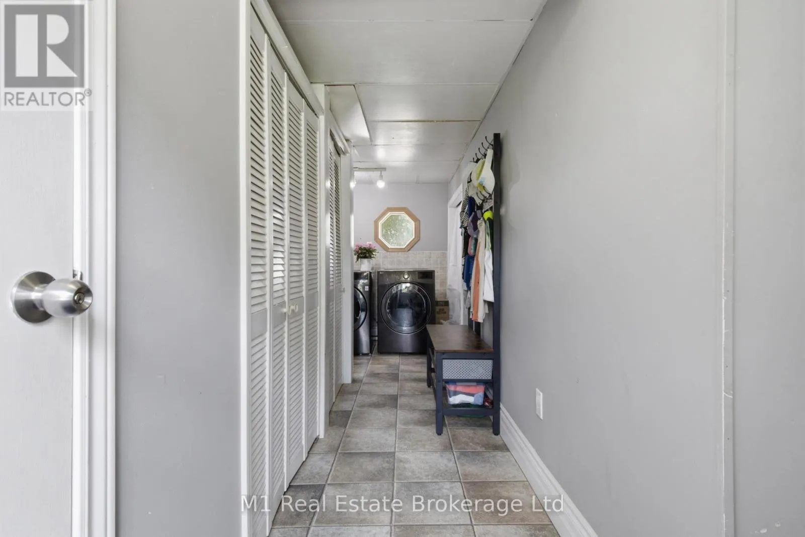 120 WELLINGTON 7 ROAD