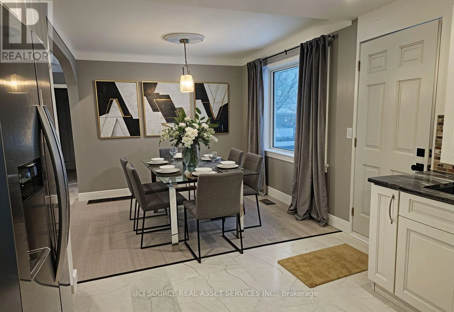 52 SPEEDVALE AVENUE W
