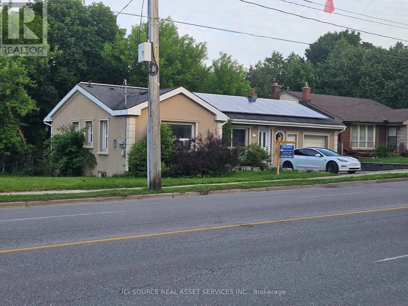 52 SPEEDVALE AVENUE W