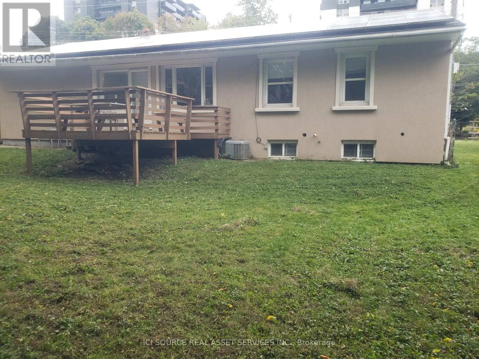 52 SPEEDVALE AVENUE W