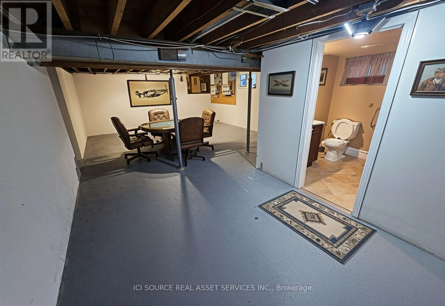 52 SPEEDVALE AVENUE W