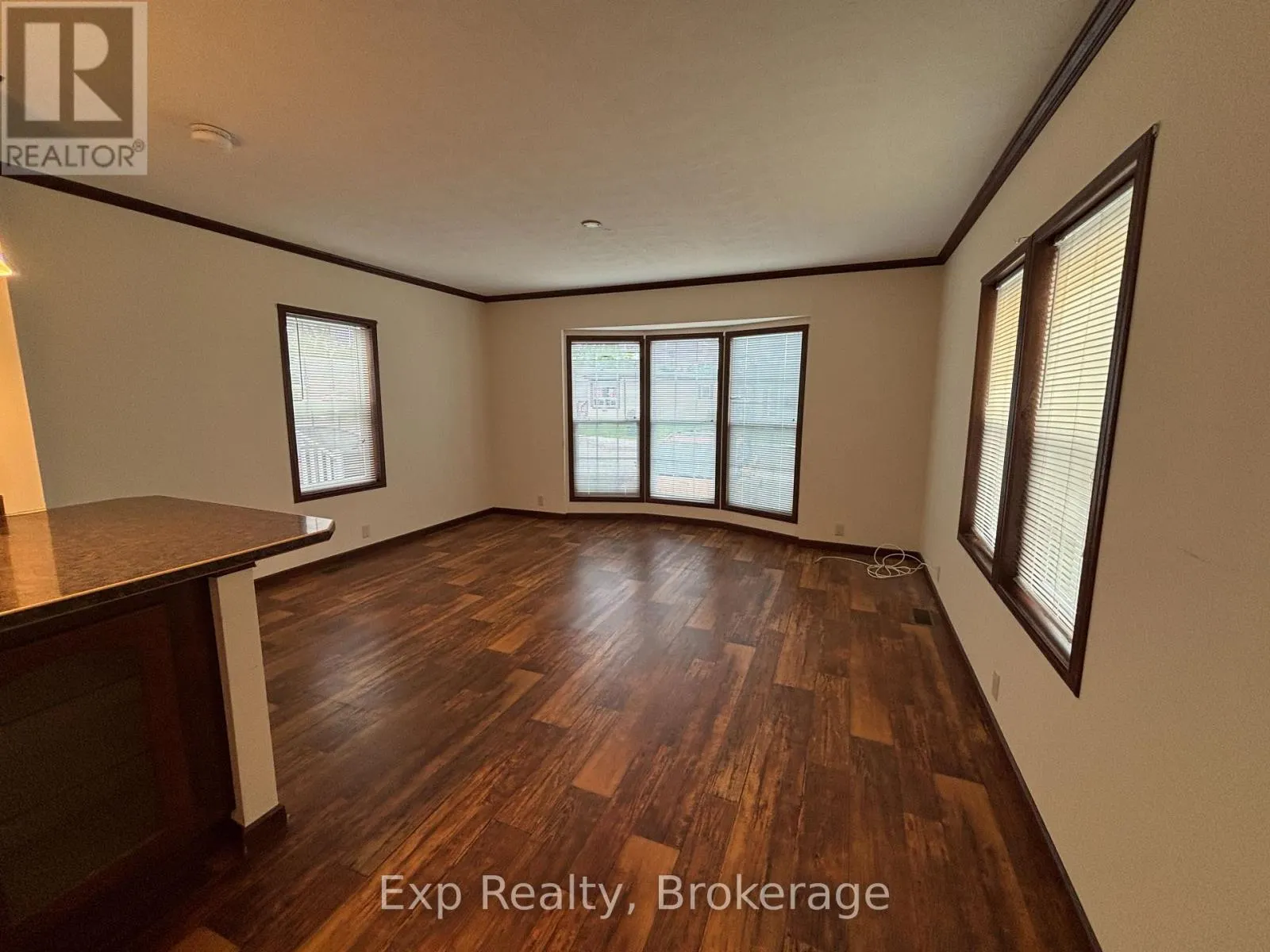 11 - 311 DUNDAS STREET E #11