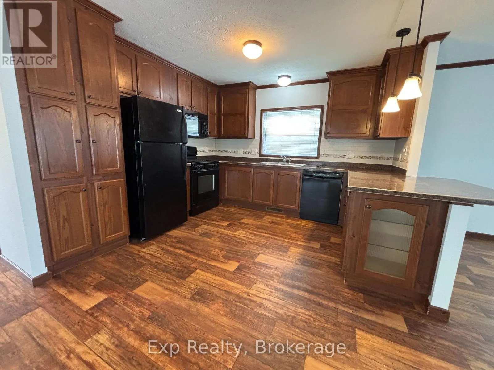 11 - 311 DUNDAS STREET E #11