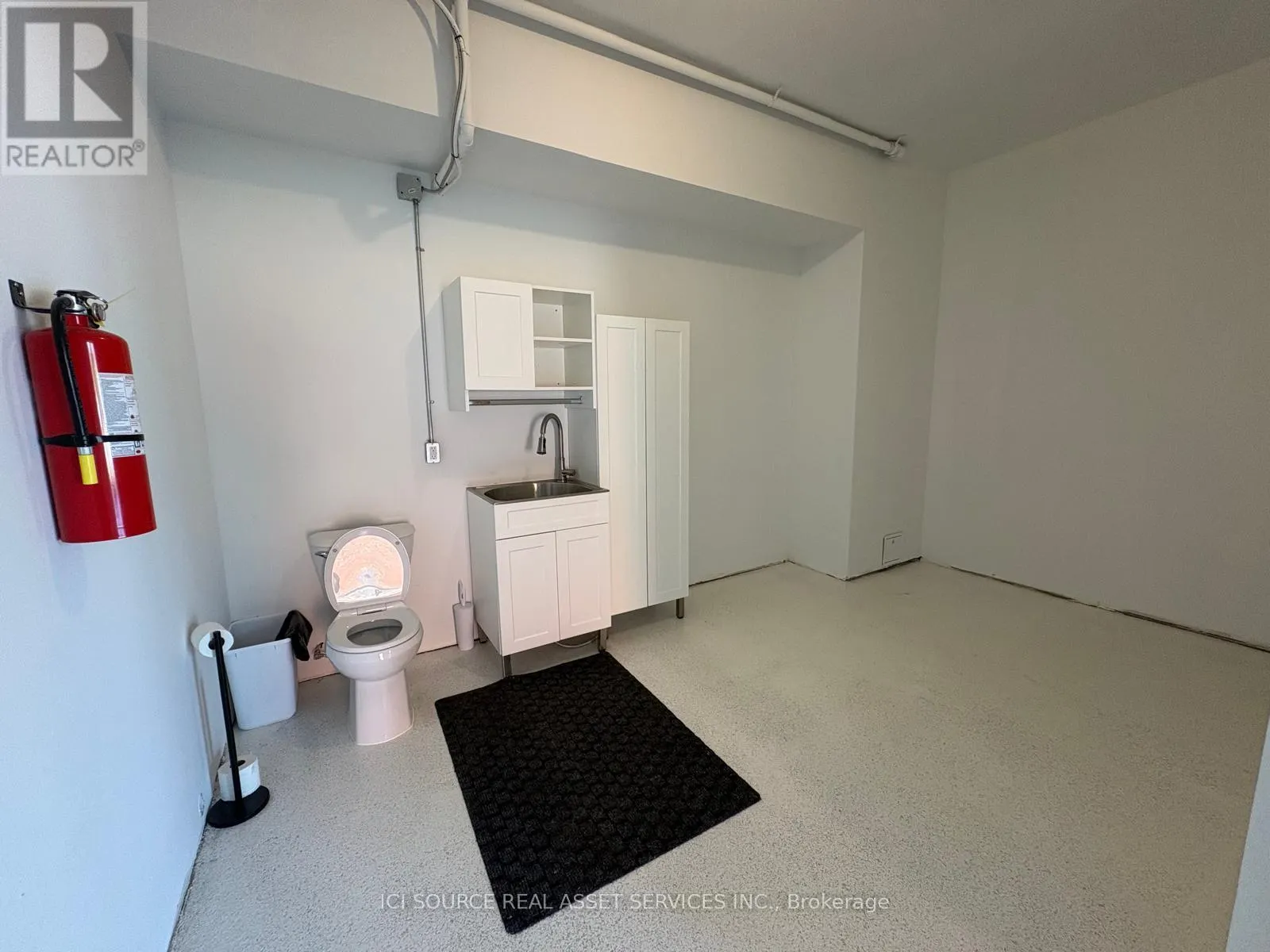 UNIT 4 - 2 TALBOT STREET S
