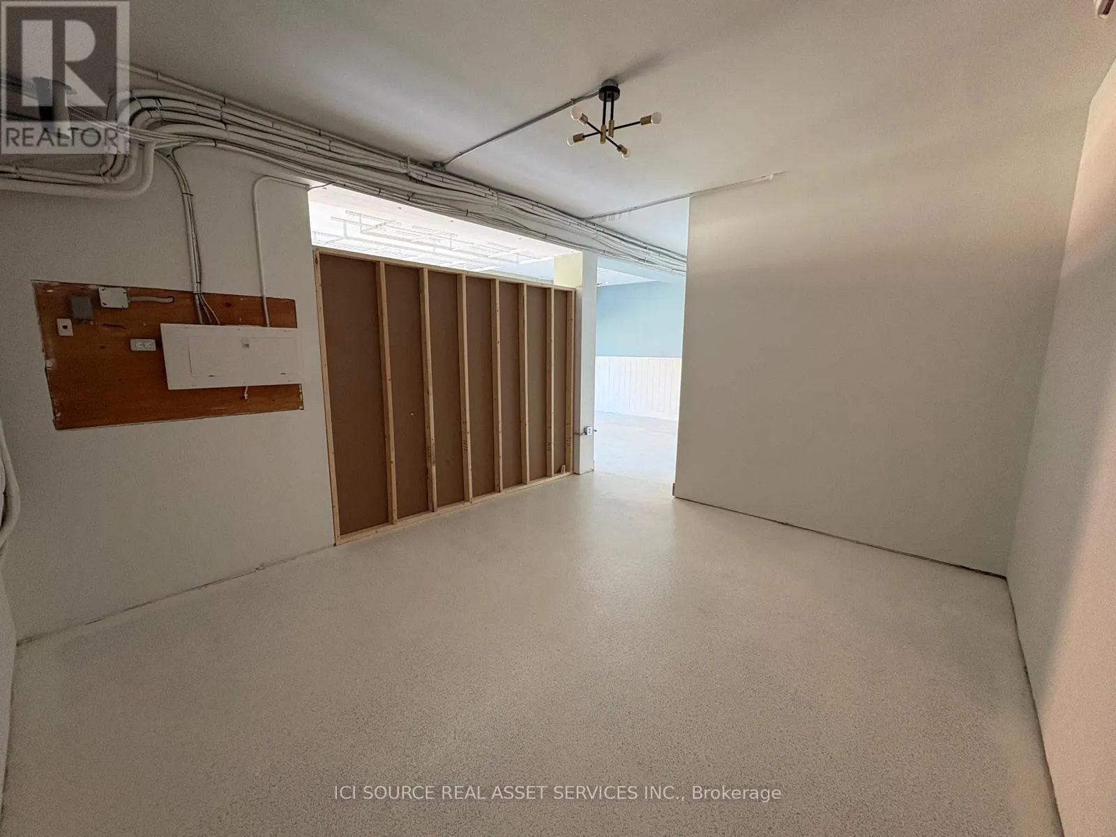 UNIT 4 - 2 TALBOT STREET S