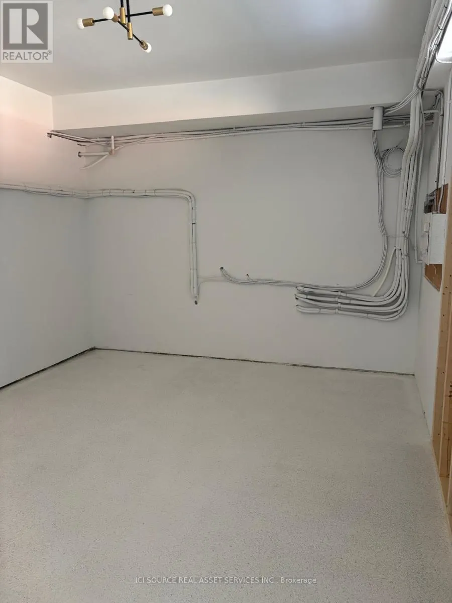 UNIT 4 - 2 TALBOT STREET S