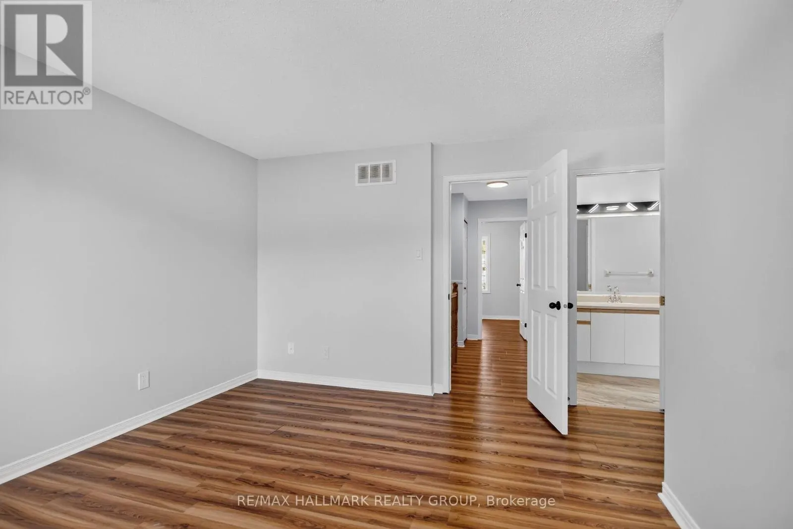82 WHALINGS CIRCLE