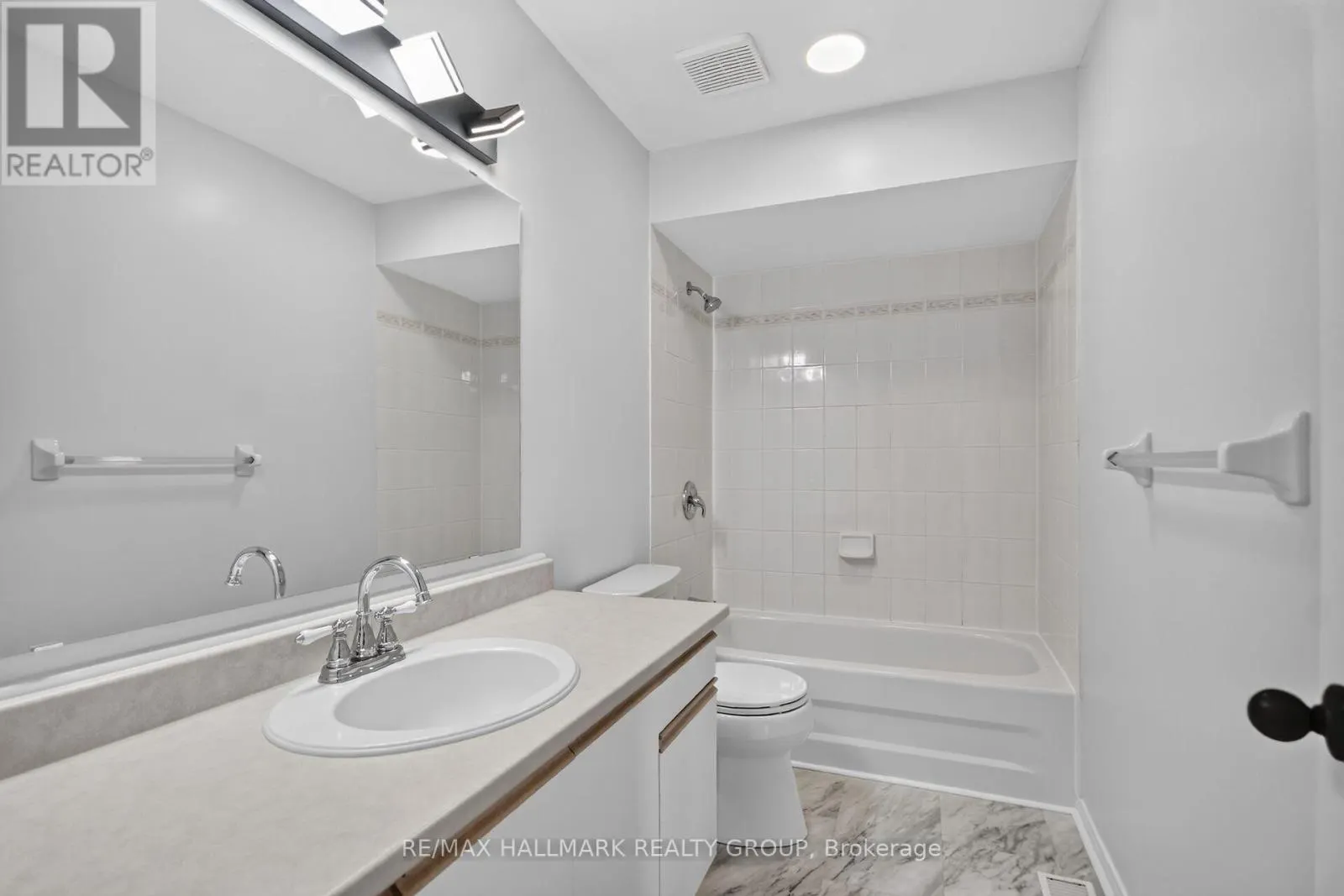 82 WHALINGS CIRCLE