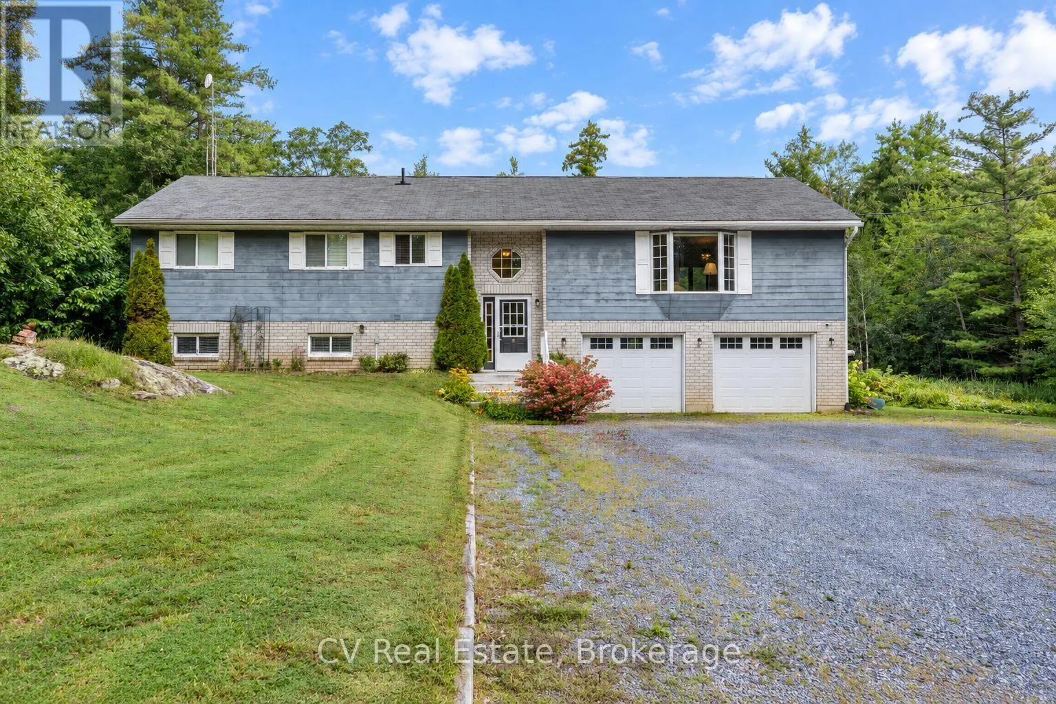 1045 NARROWS ROAD