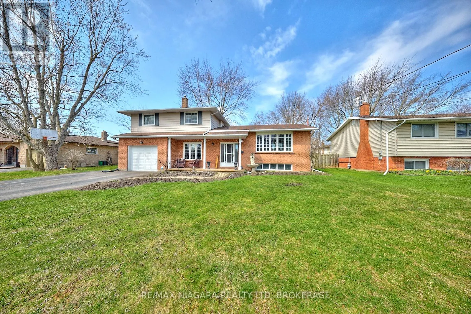 953 GRANDVIEW ROAD