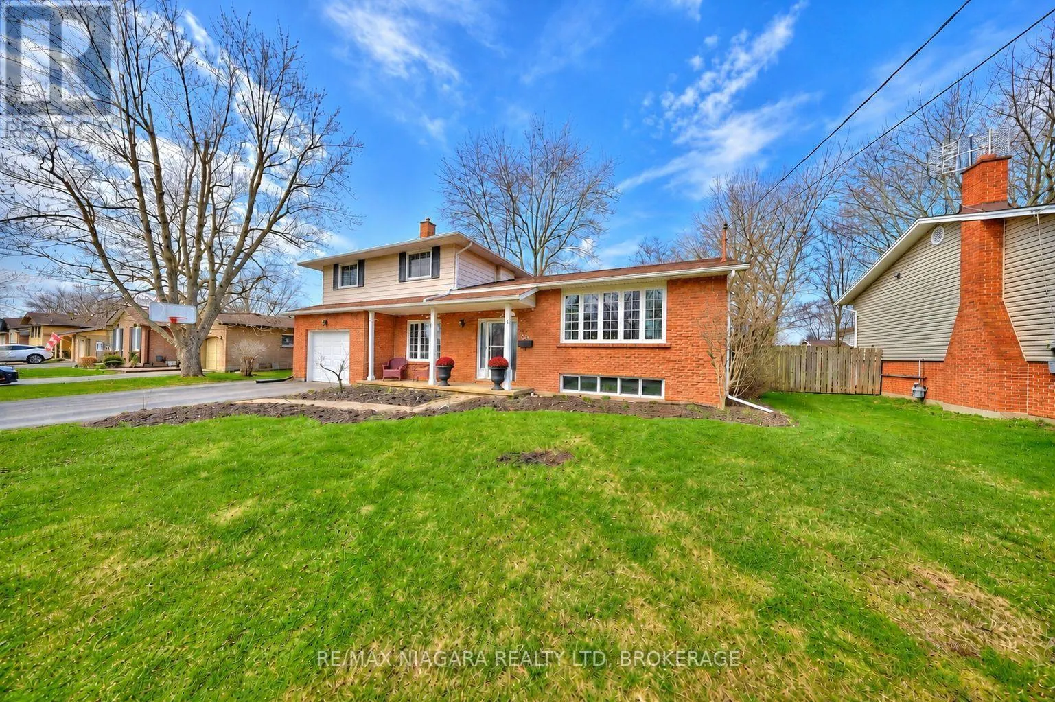 953 GRANDVIEW ROAD