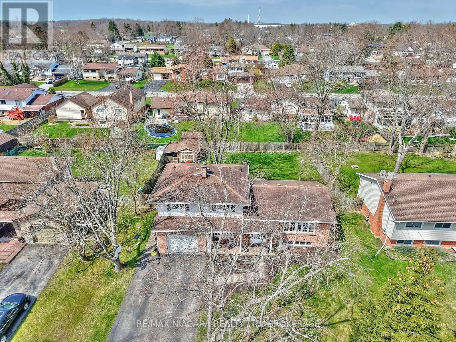 953 GRANDVIEW ROAD