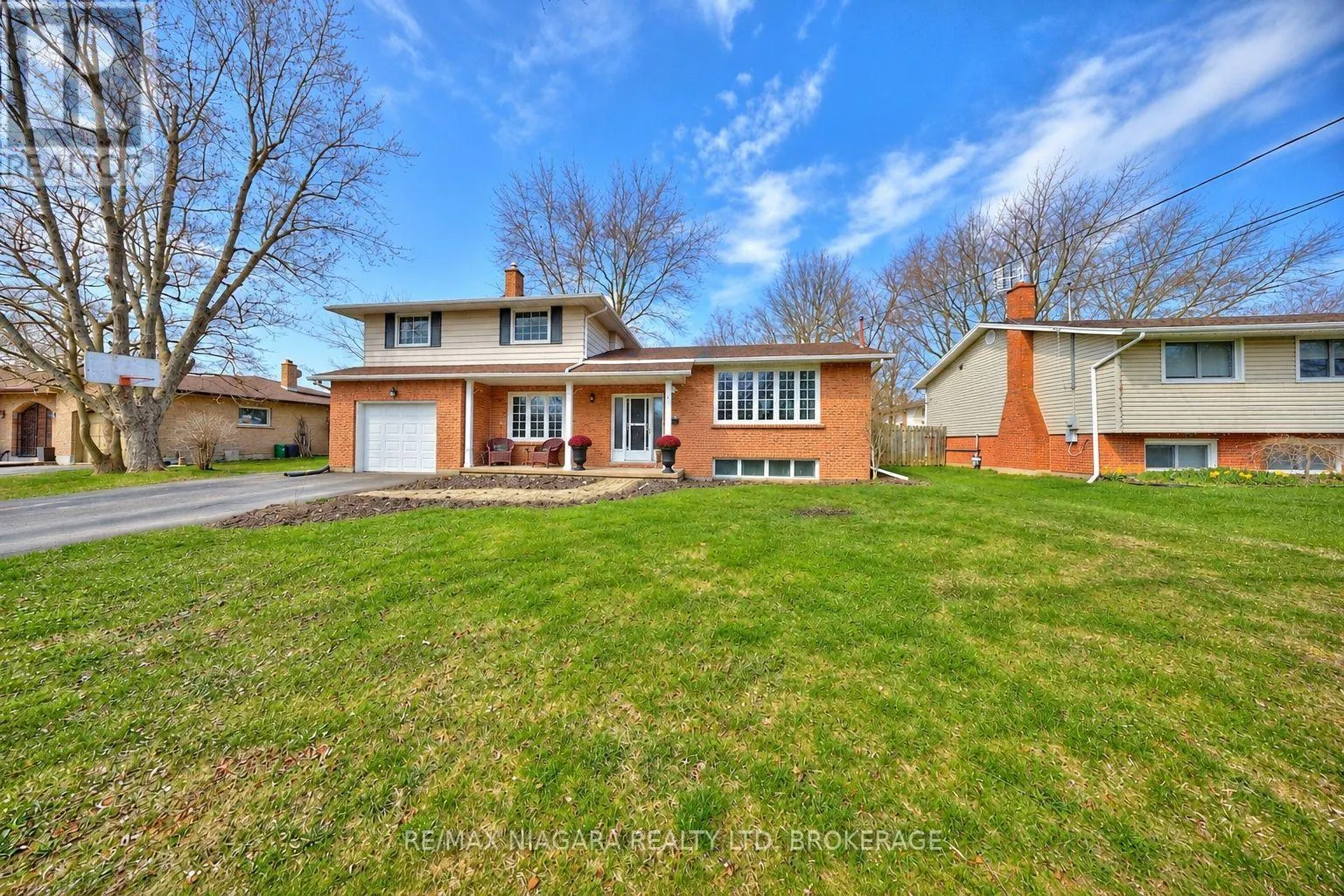 953 GRANDVIEW ROAD