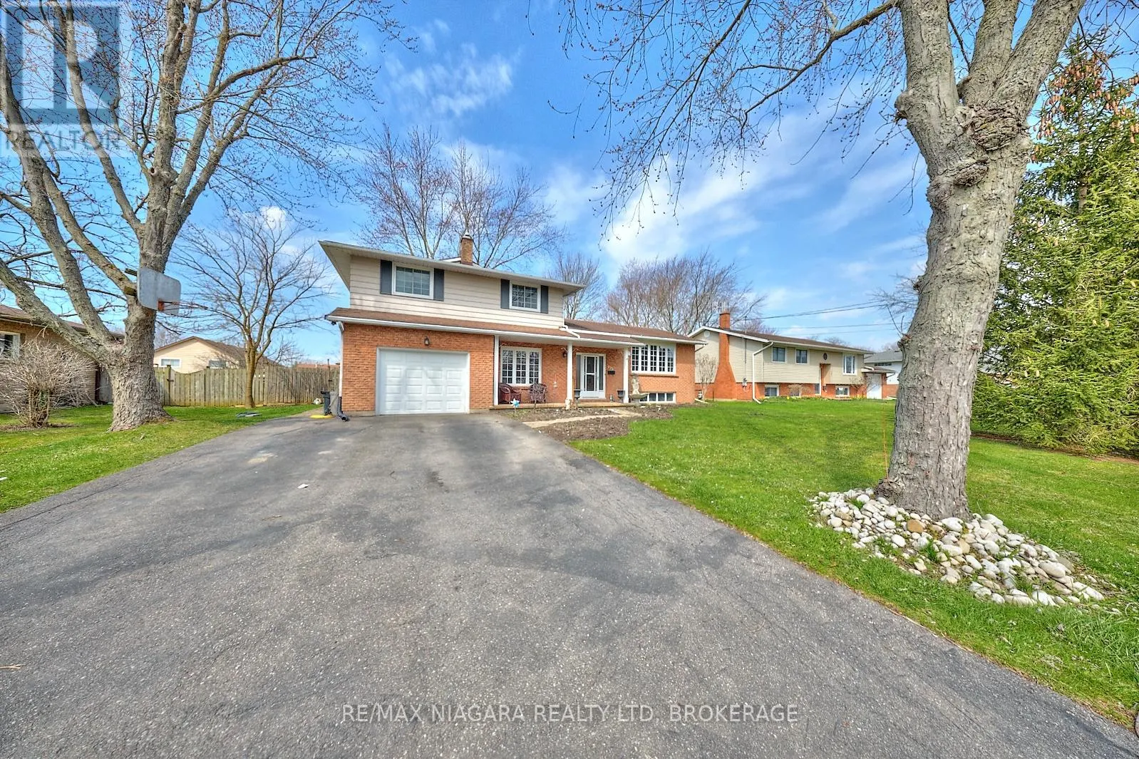 953 GRANDVIEW ROAD