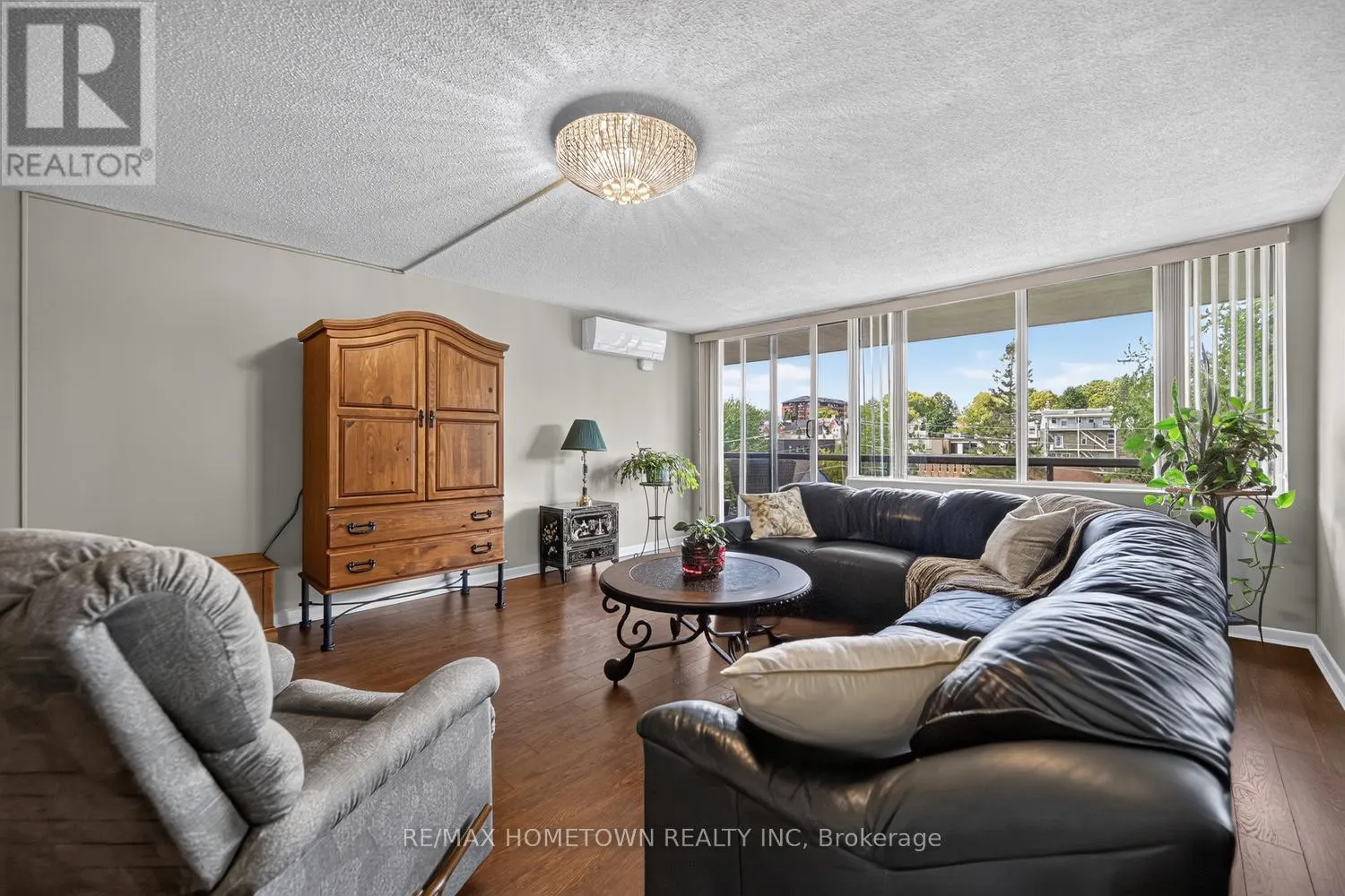 706 - 55 WATER STREET E