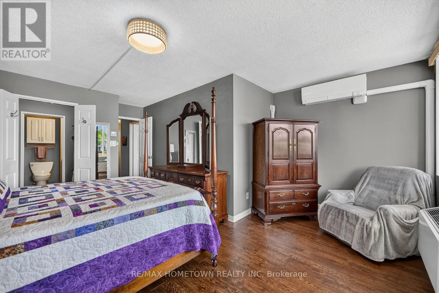 706 - 55 WATER STREET E