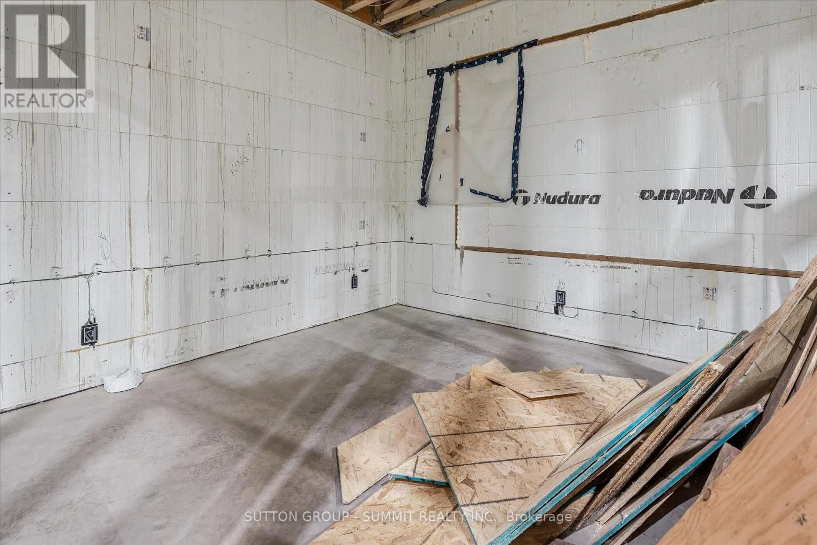 227 HOOD ROAD