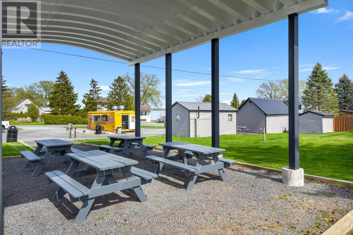12 RIVERVIEW CRESCENT