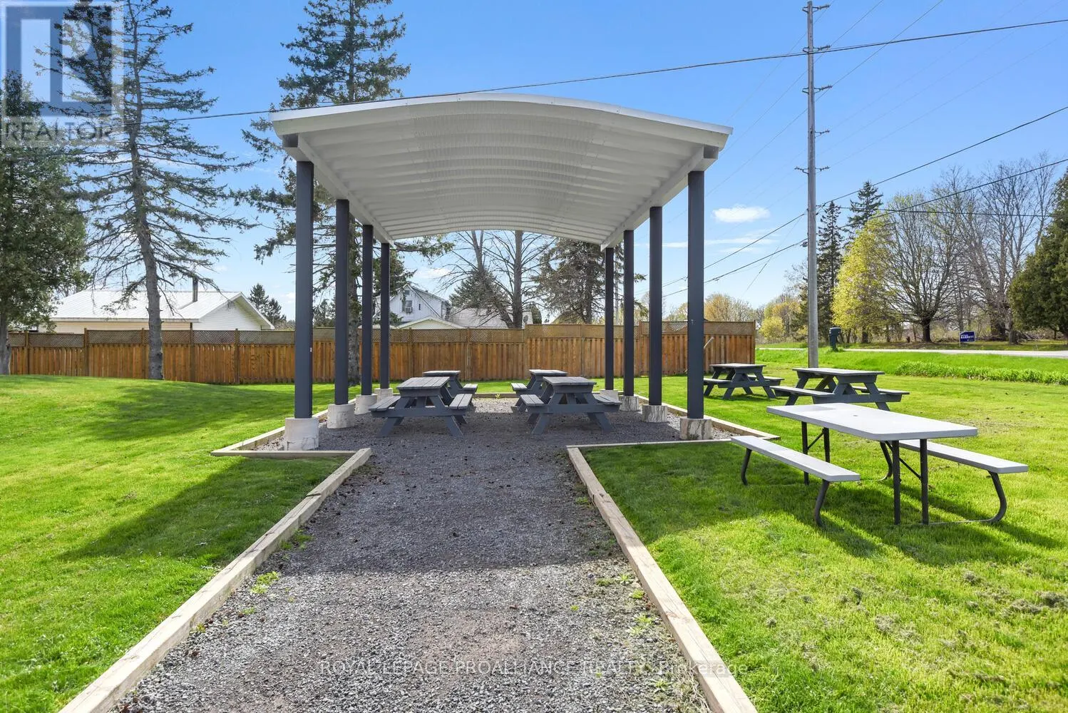 12 RIVERVIEW CRESCENT