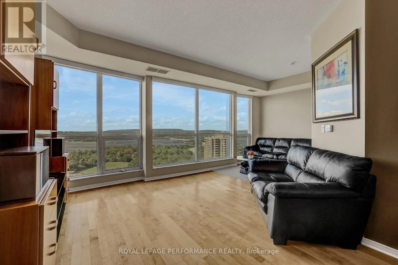 2603 - 38 METROPOLE PRIVATE