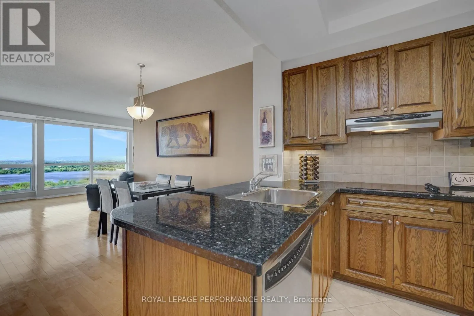 2603 - 38 METROPOLE PRIVATE